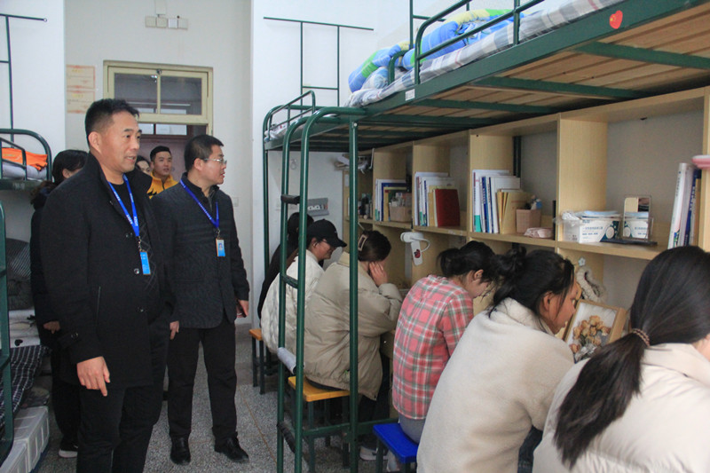 我校开展新学期宿舍安全卫生大检查-学工动态-徐州工业职业技术学院